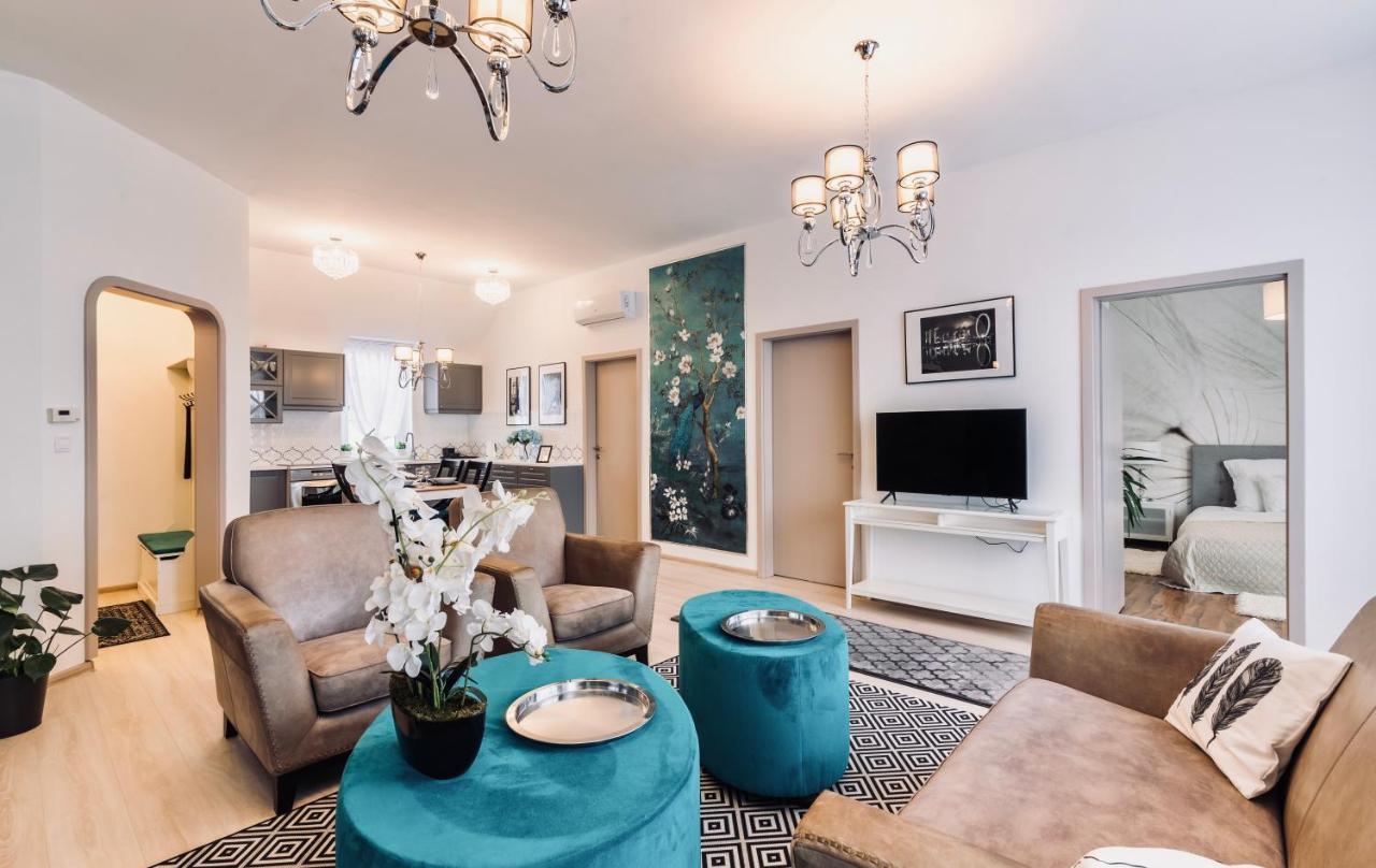 Monarchia Apartman Grand Mosonmagyaróvár Eksteriør bilde